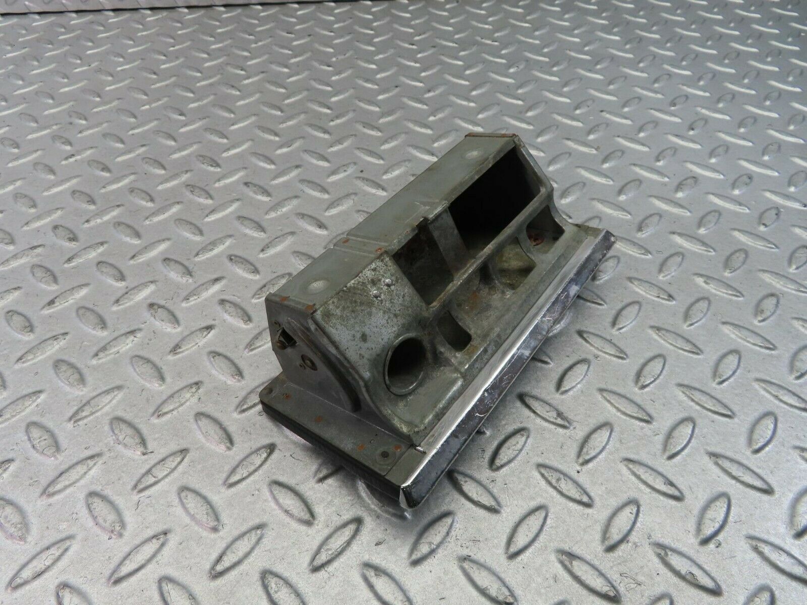 8695 Mercedes-Benz W114 Ashtray