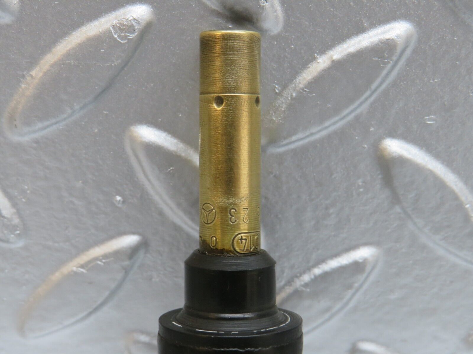 29577 Mercedes-Benz W124 230E Fuel Injector 0437502047 0000785623