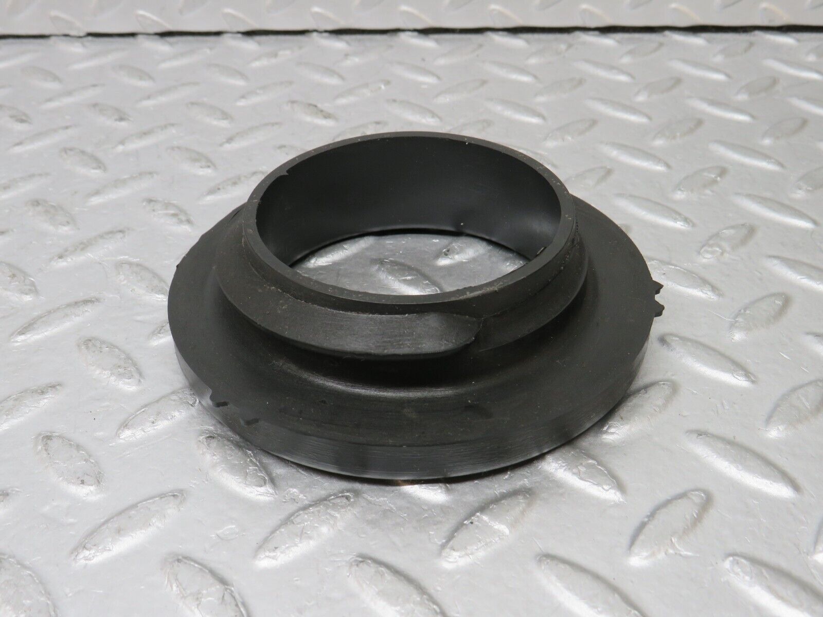 35321 Mercedes-Benz W140 Coil Spring Rubber Mounting 1403210784