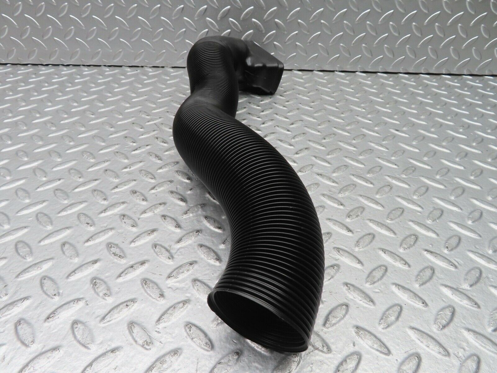 21562 Mercedes-Benz W126 300SE Air Duct Vent Right Side 1268311846