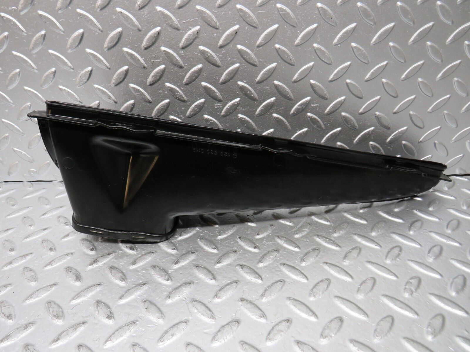 29877 Mercedes-Benz W123 230E Air Duct Vent Pair 1238300119 1238300219