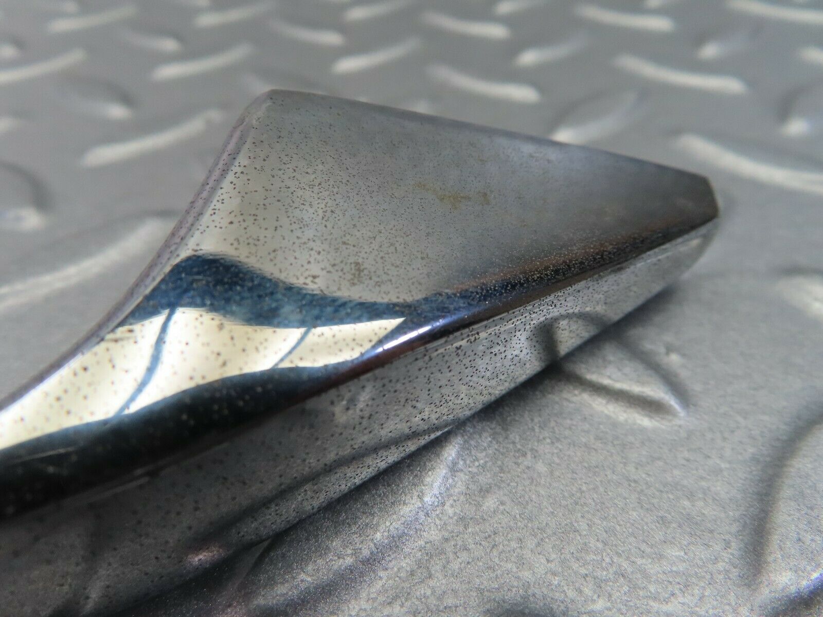 7827 Mercedes-Benz W115 220D Exterior Door Handle Front Left 1157600501