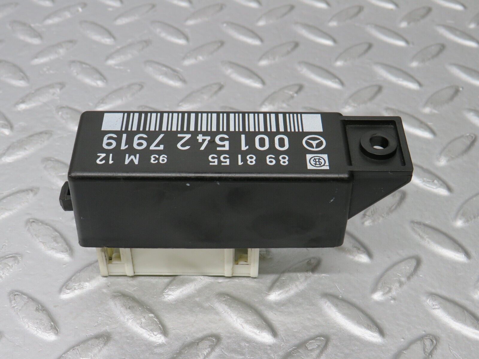 38327 Mercedes-Benz R129 280SL Coupe Windscreen Wiper Relay 0015427919