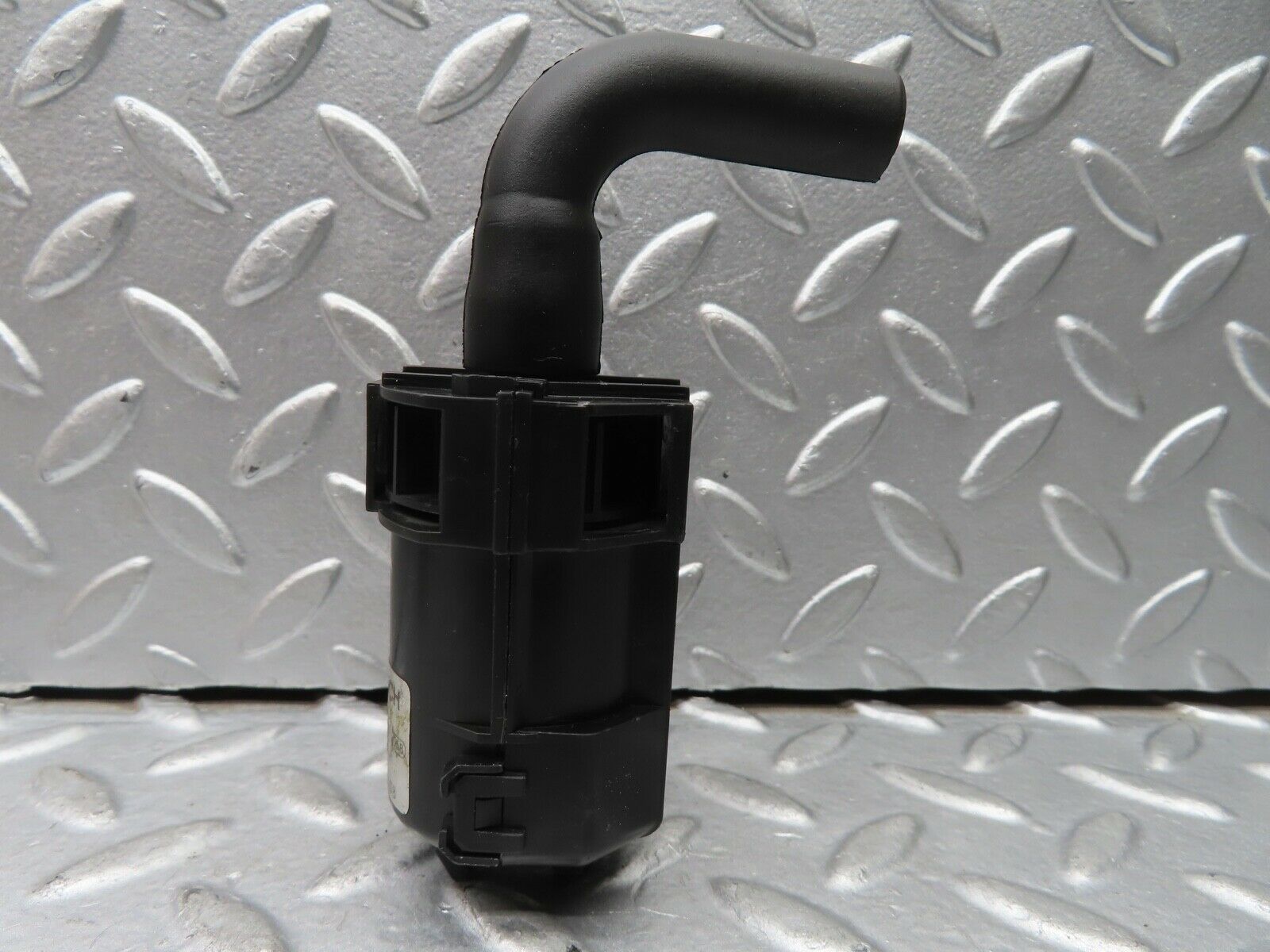 21674 Mercedes-Benz W126 300SE Temperature Sensor Bosch 0008306108