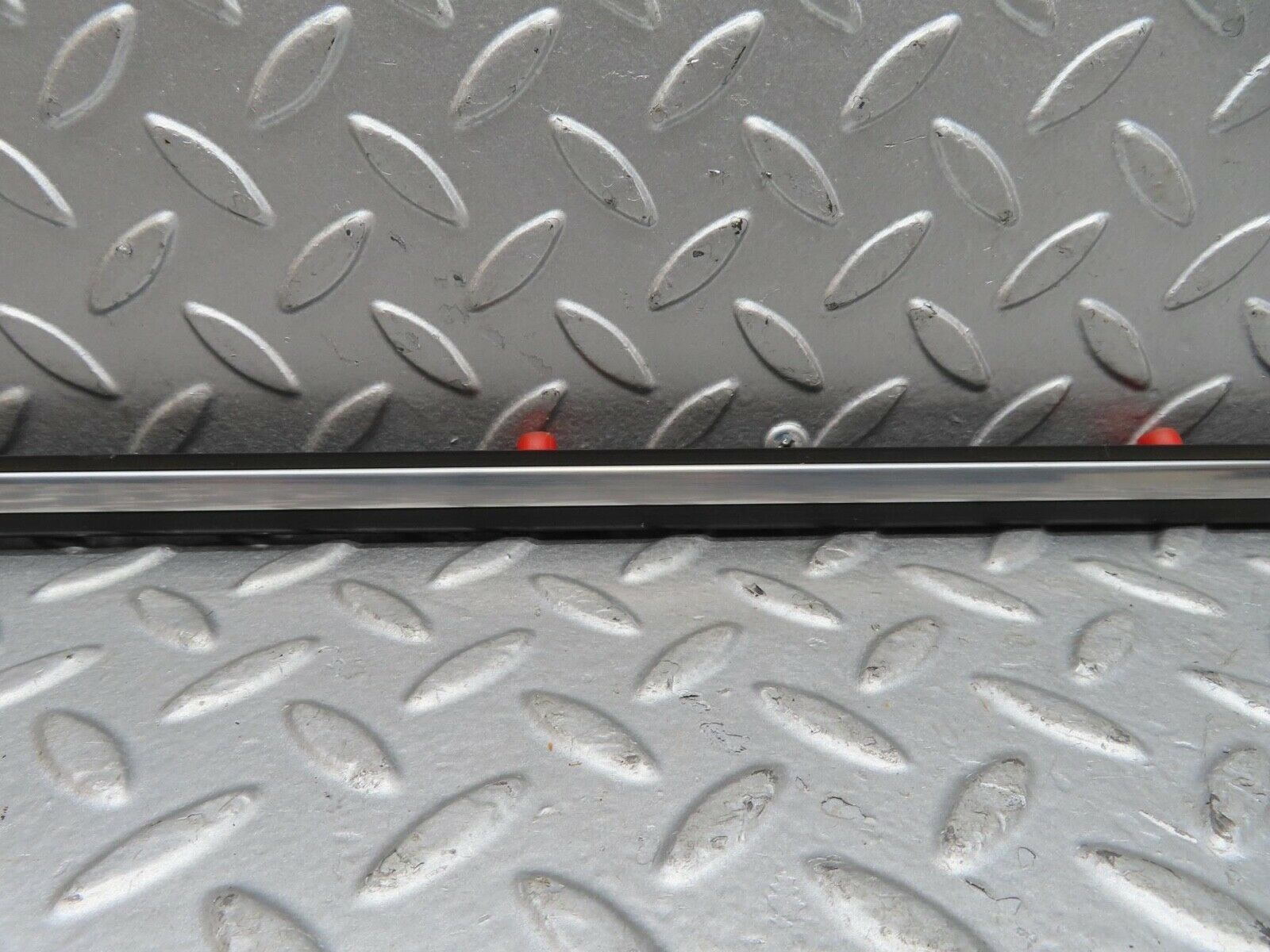 15833 Mercedes-Benz W123 280E Rear Right Door Centre Moulding Trim