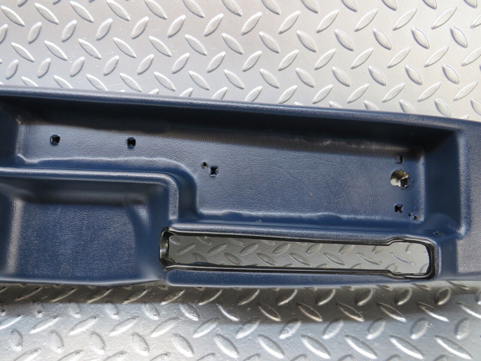 25216 Mercedes-Benz W201 190D Centre Console Blue 2016831325