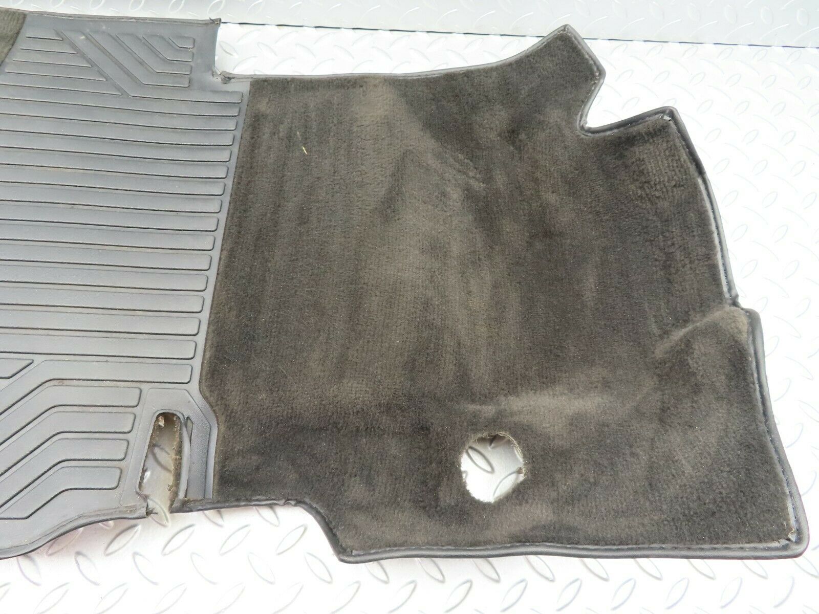 6660 Mercedes-Benz S124 E220 Wagon Front Right Driver Side Floor Carpet