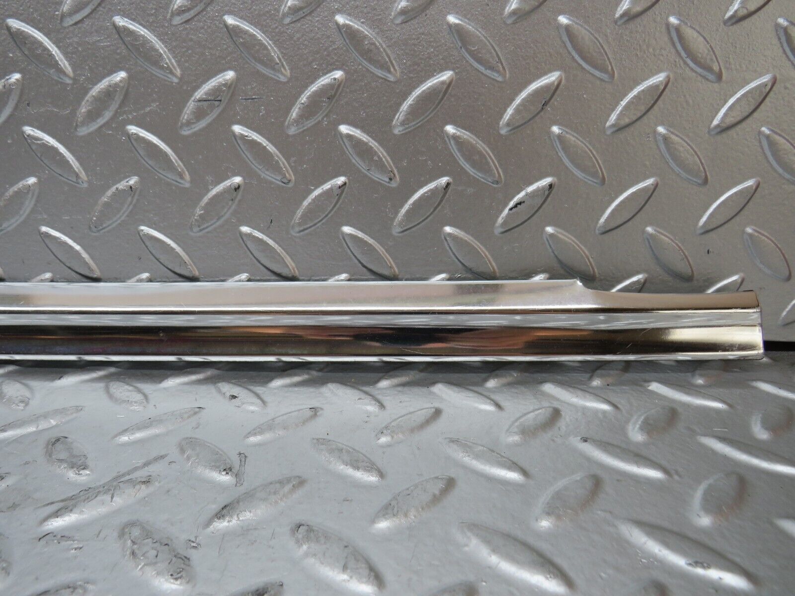 26405 Mercedes-Benz W116 450SE Rear Right Door Chrome Trim