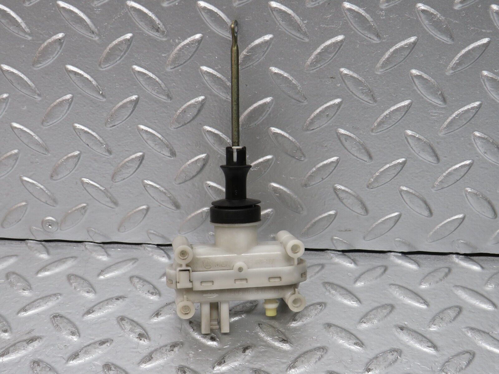 31640 Mercedes-Benz W201 190LE 1.8L Door Lock Vacuum Actuator Rear Left