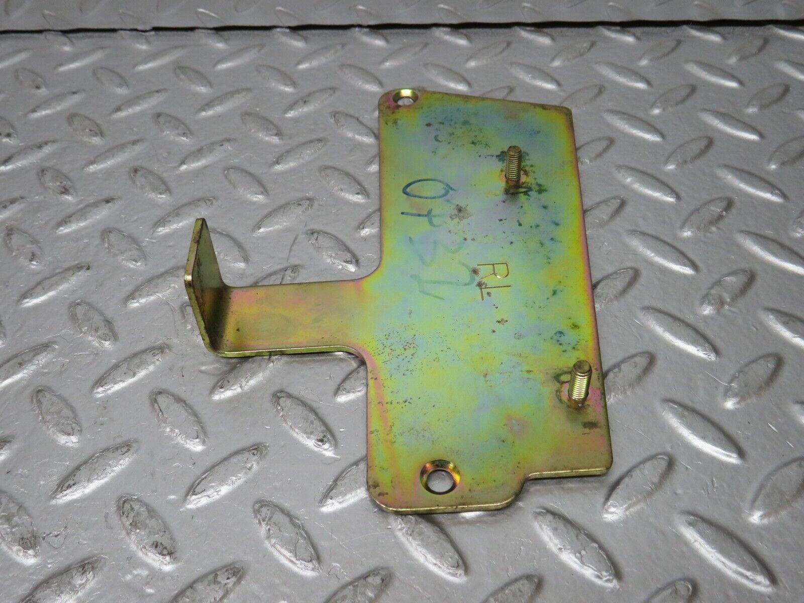 31270 Mercedes-Benz S124 220TE Wagon ECU Engine Control Unit Bracket