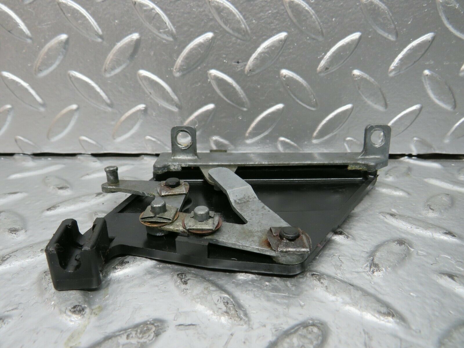 23795 Mercedes-Benz C107 450SLC Coupe Air Vent Control Lever Right 1078300485