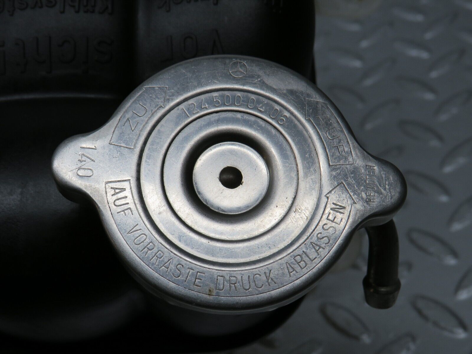 39413 Mercedes-Benz R129 320SL Coupe Coolant Reservoir Tank 1295000549 1245000406