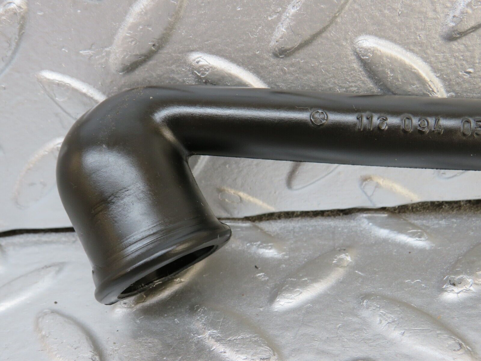 34452 Mercedes-Benz C126 380SEC Coupe Crankcase Breather Hose 1160940591