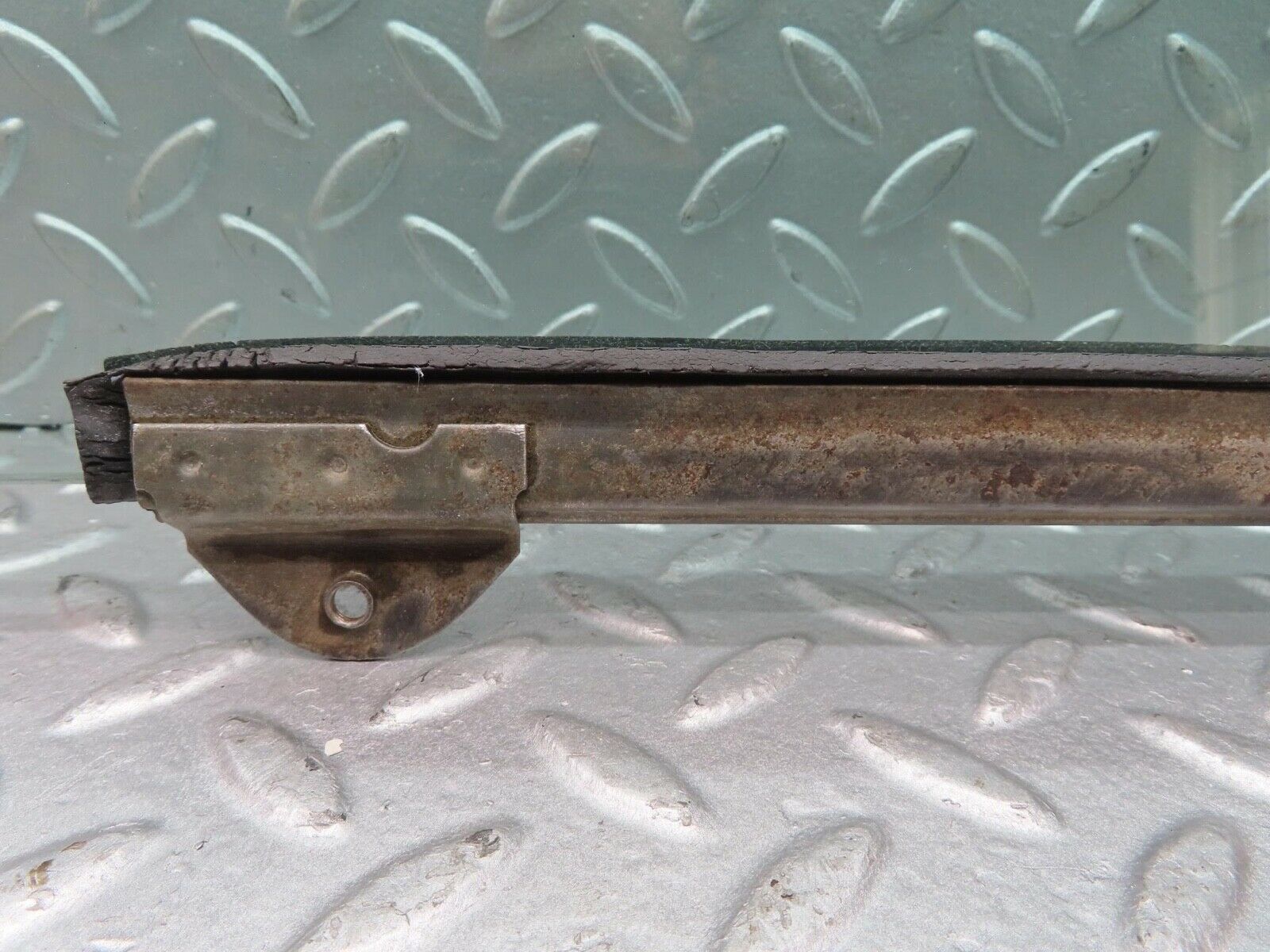 13081 Mercedes-Benz W111 220S Rear Right Door Window Glass