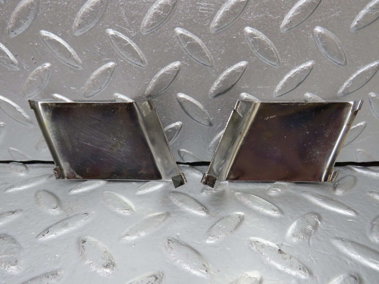 34429 Mercedes-Benz C126 380SEC Coupe Front Bumper Cover Chrome Pair