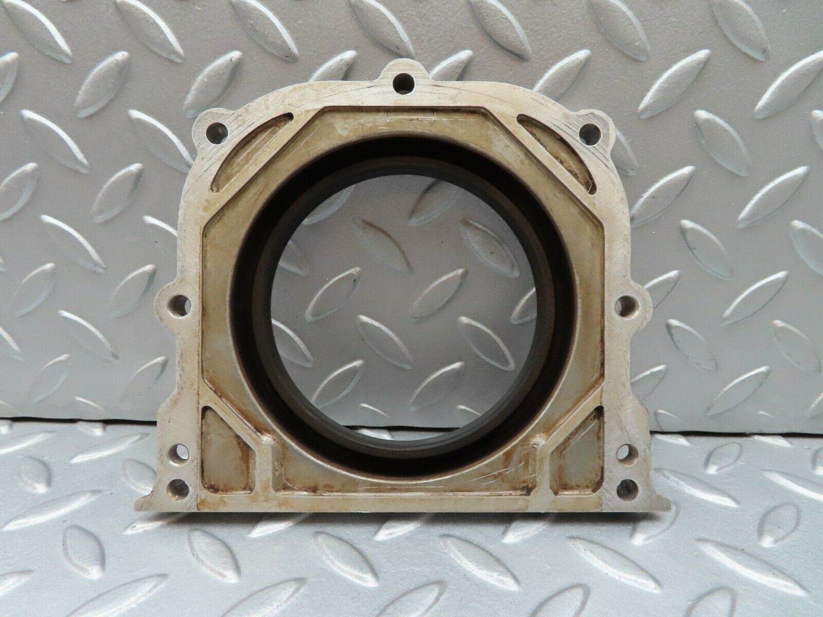 3792 Mercedes-Benz S123 200T Wagon Crankshaft Lid Cover Rear 1020110108