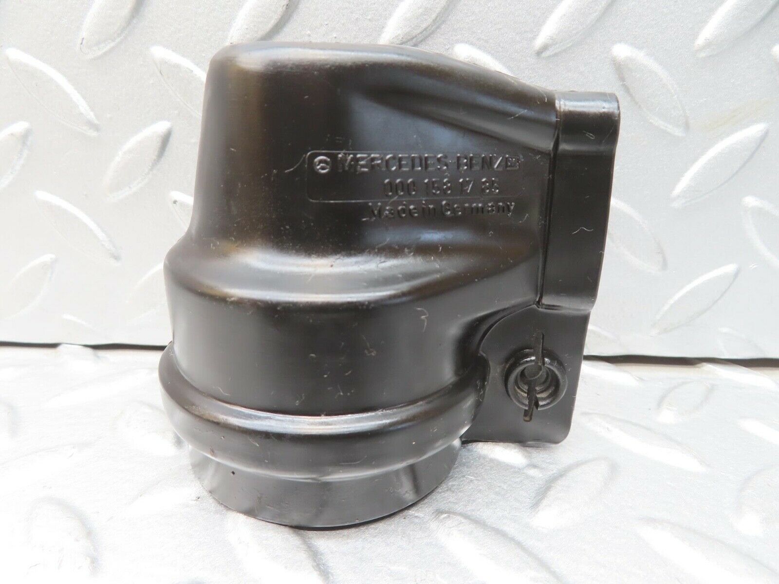 13498 Mercedes-Benz W123 200 Ignition Coil Protective Cap 0001581785