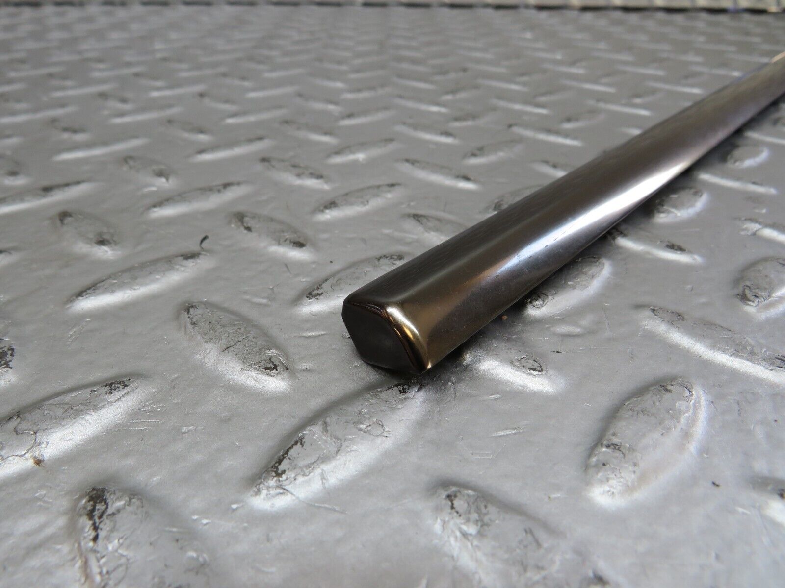 26461 Mercedes-Benz C124 220CE Coupe Rear Right Window Exterior Chrome Trim