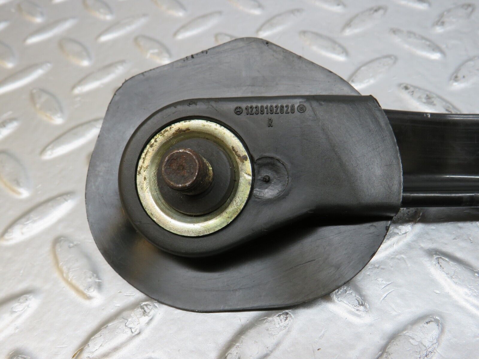 33891 Mercedes-Benz C123 230CE Coupe Front Right Seat Belt Runner 1239192620