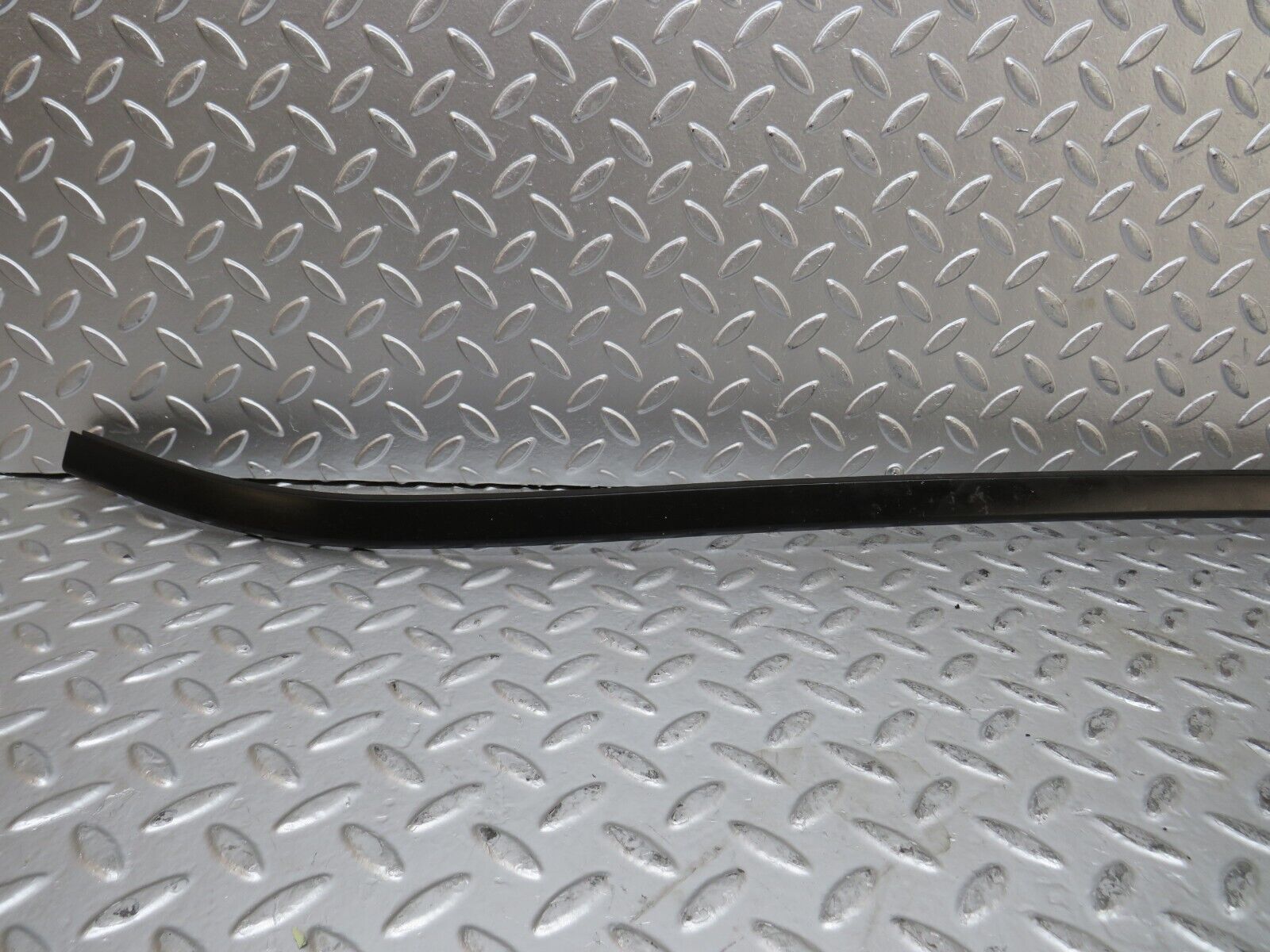 27757 Mercedes-Benz S124 300TE Wagon Roof Moulding Trim