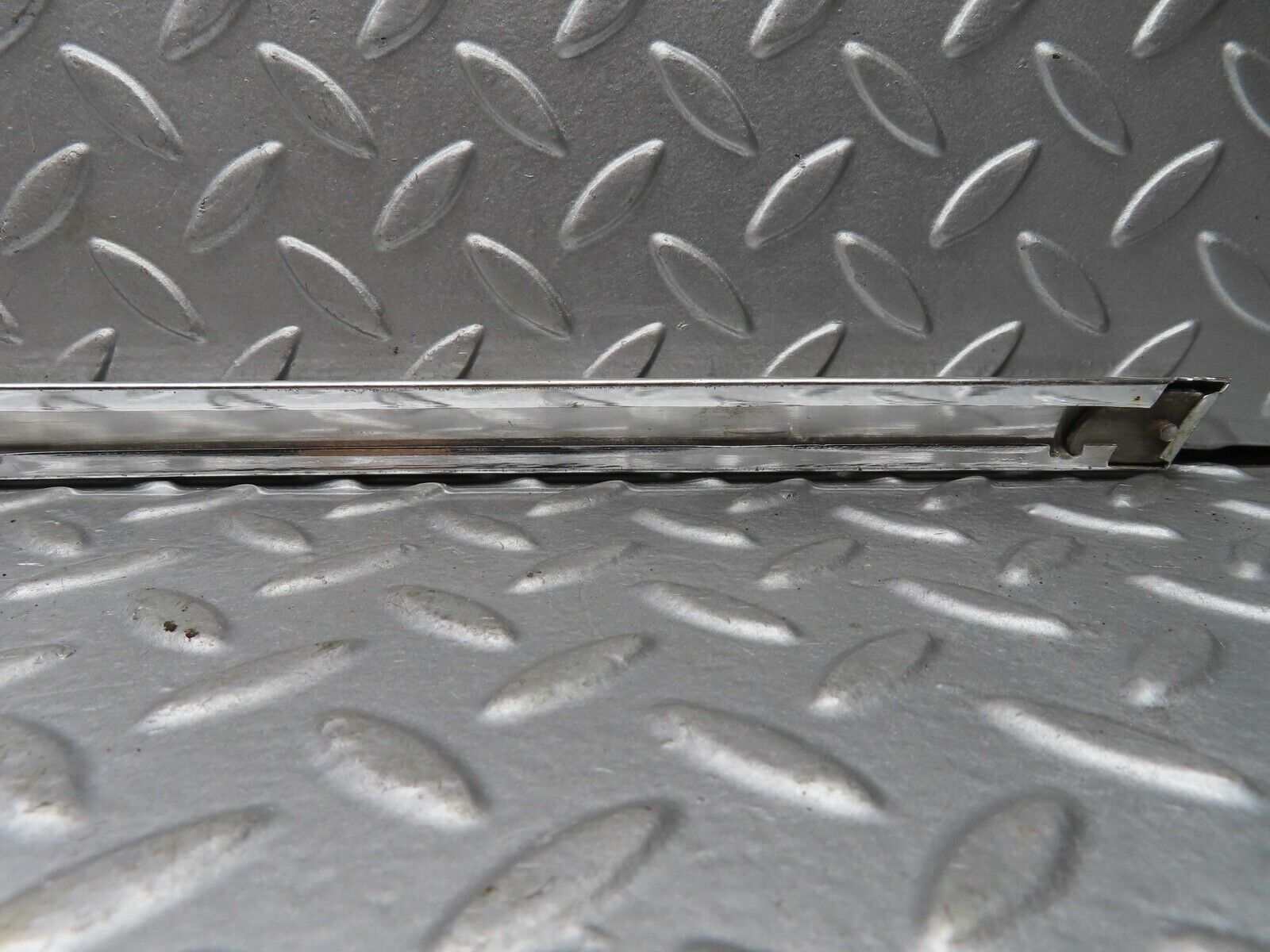 18919 Mercedes-Benz W121 190b Ponton Rear Left Door Upper Chrome Trim