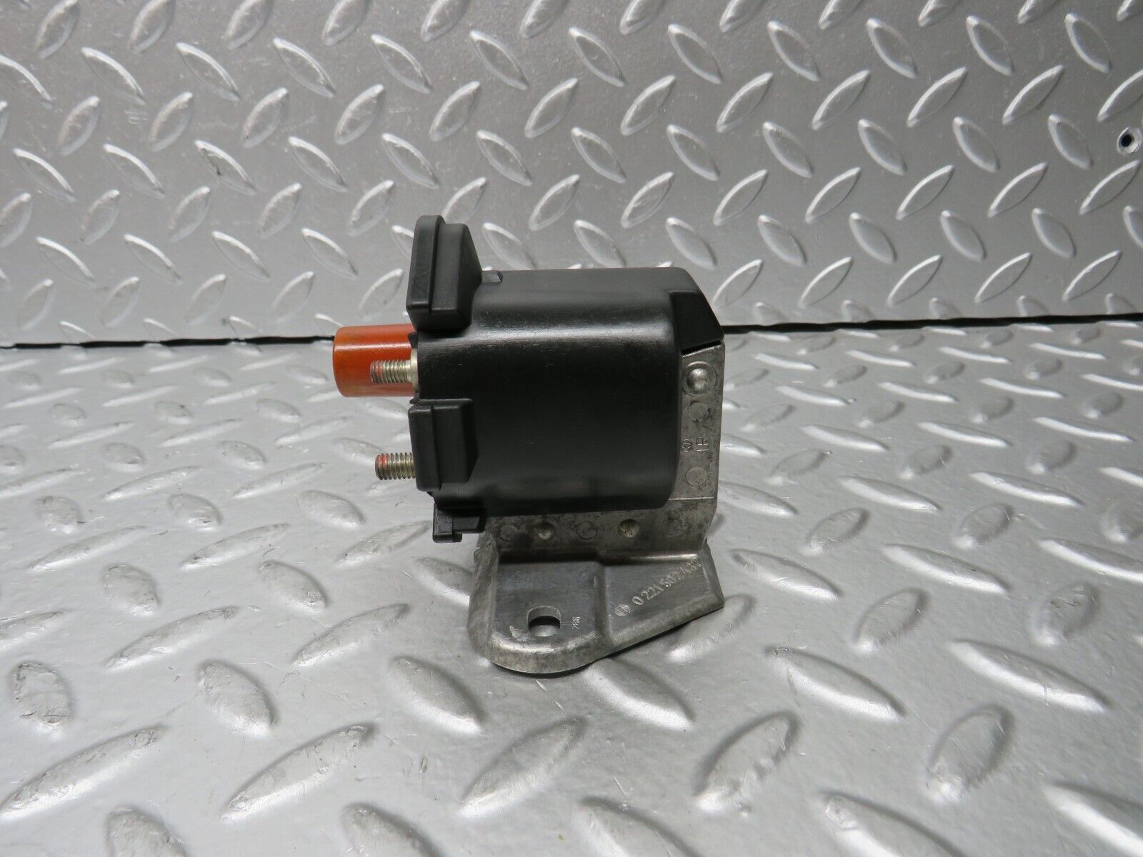 30302 Mercedes-Benz W124 230E Ignition Coil Bosch 0001586203 0221502431