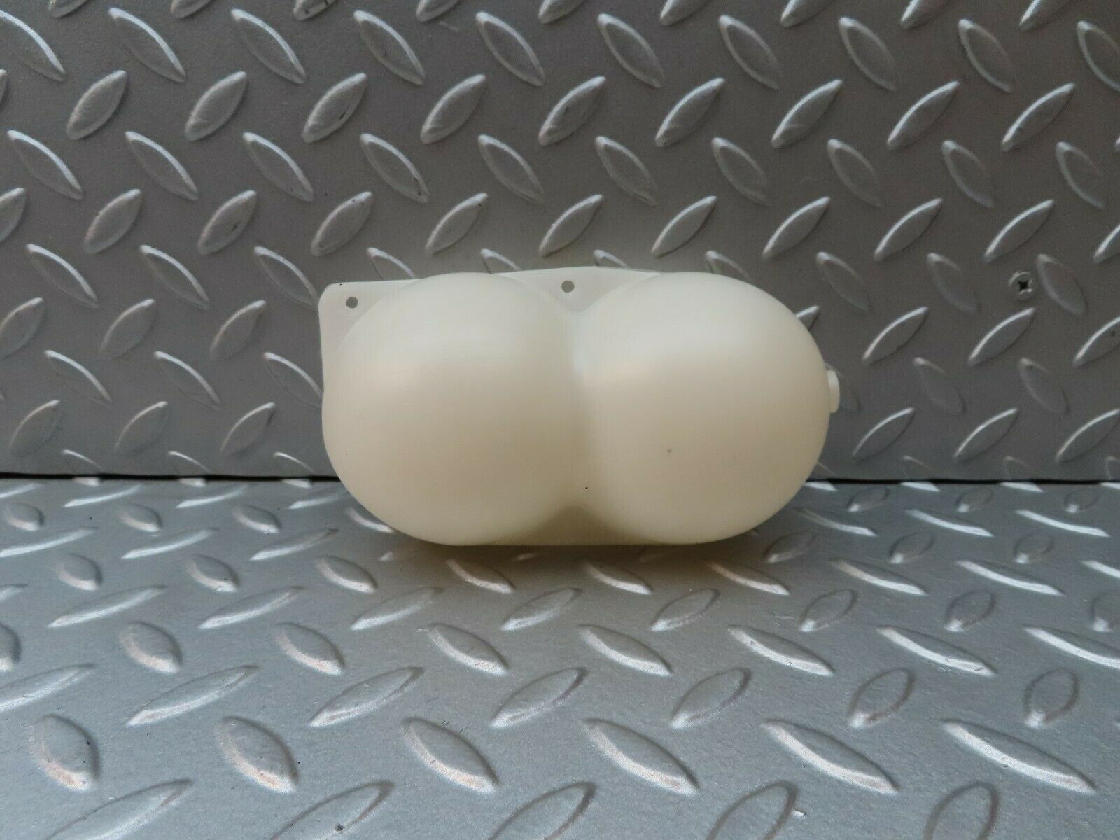 4274 Mercedes-Benz W123 230E Vacuum Reservoir