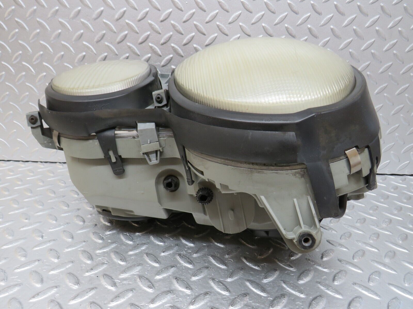 34848 Mercedes-Benz W210 320E Headlight Hella Right Side 15060800 2088000175