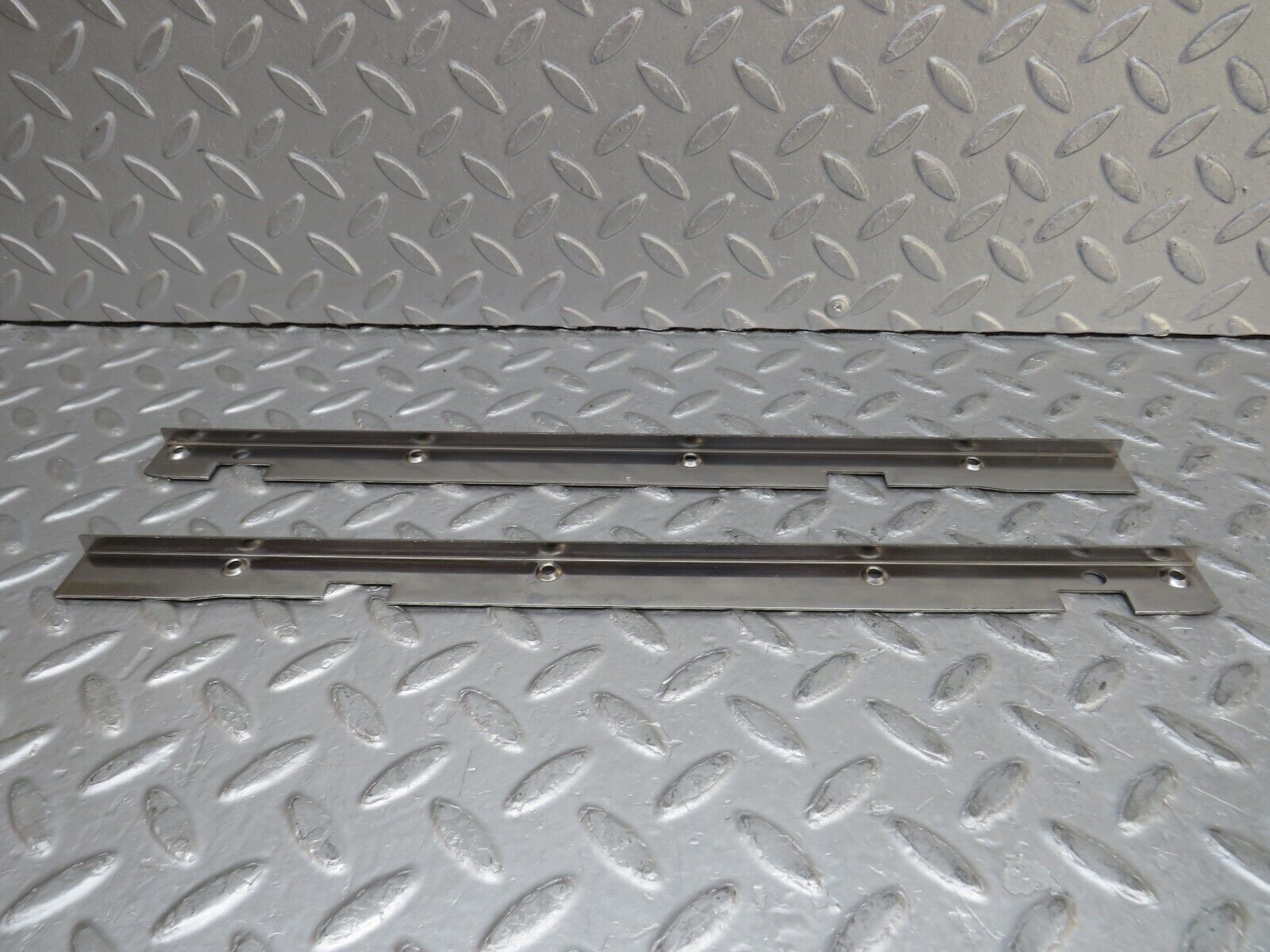 37098 Mercedes-Benz C126 420SEC Coupe Sunroof Chrome Trim