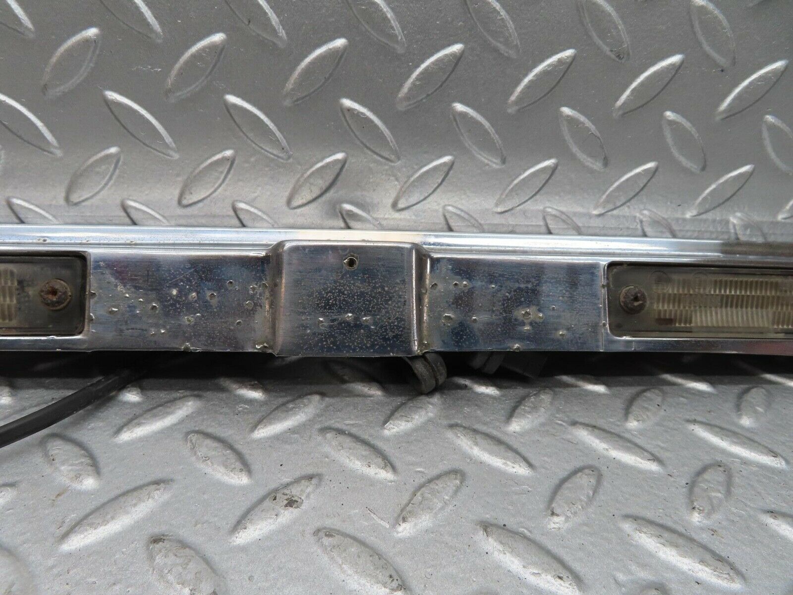 14330 Mercedes-Benz W116 350SE number Plate Light Holder Chrome Moulding Trim