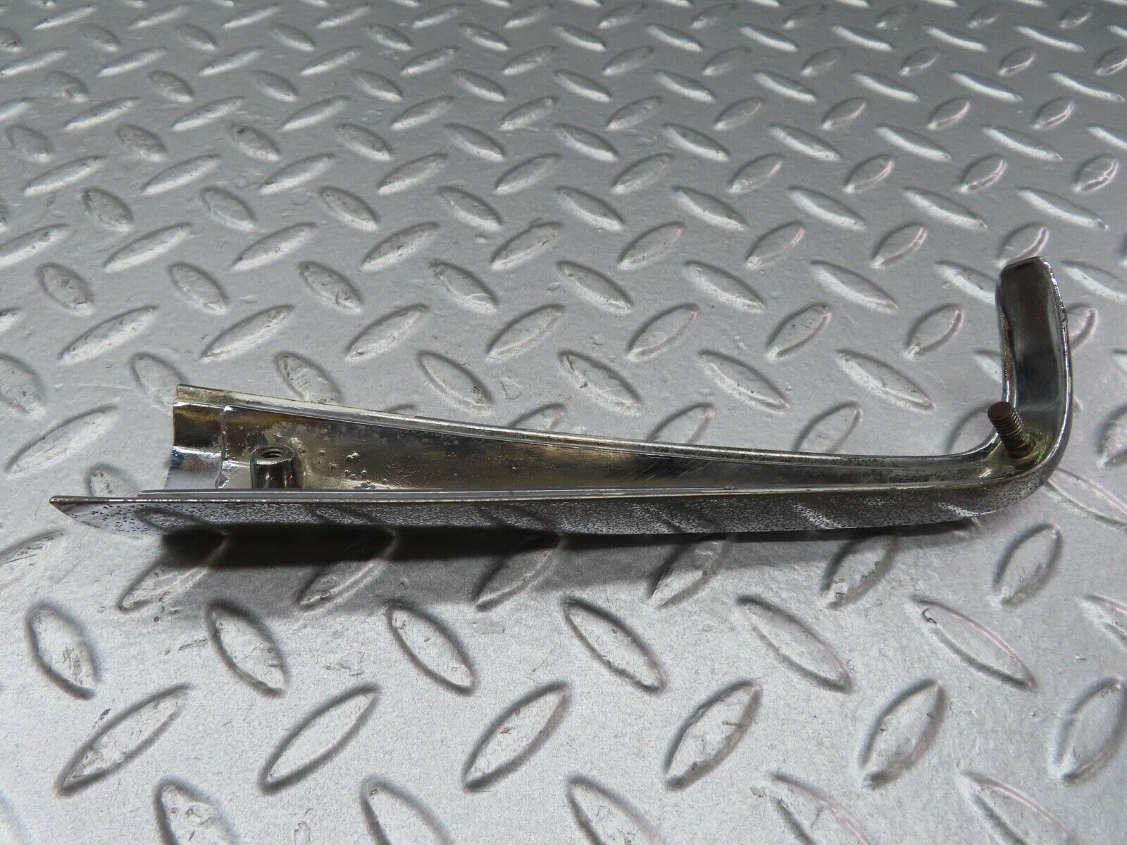 13084 Mercedes-Benz W111 220S Rear Right Fender Wing Tail Chrome Trim 1116900479