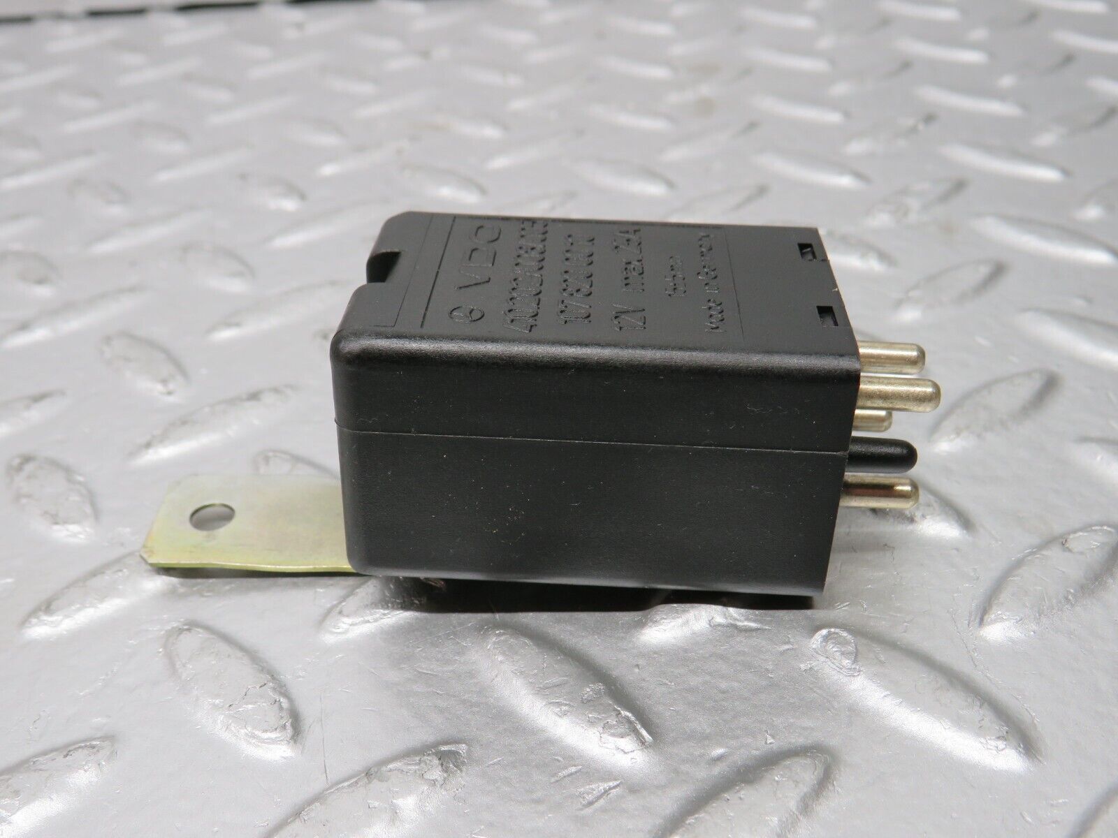 32011 Mercedes-Benz W123 230E Rear Heated Window Relay 1078200010