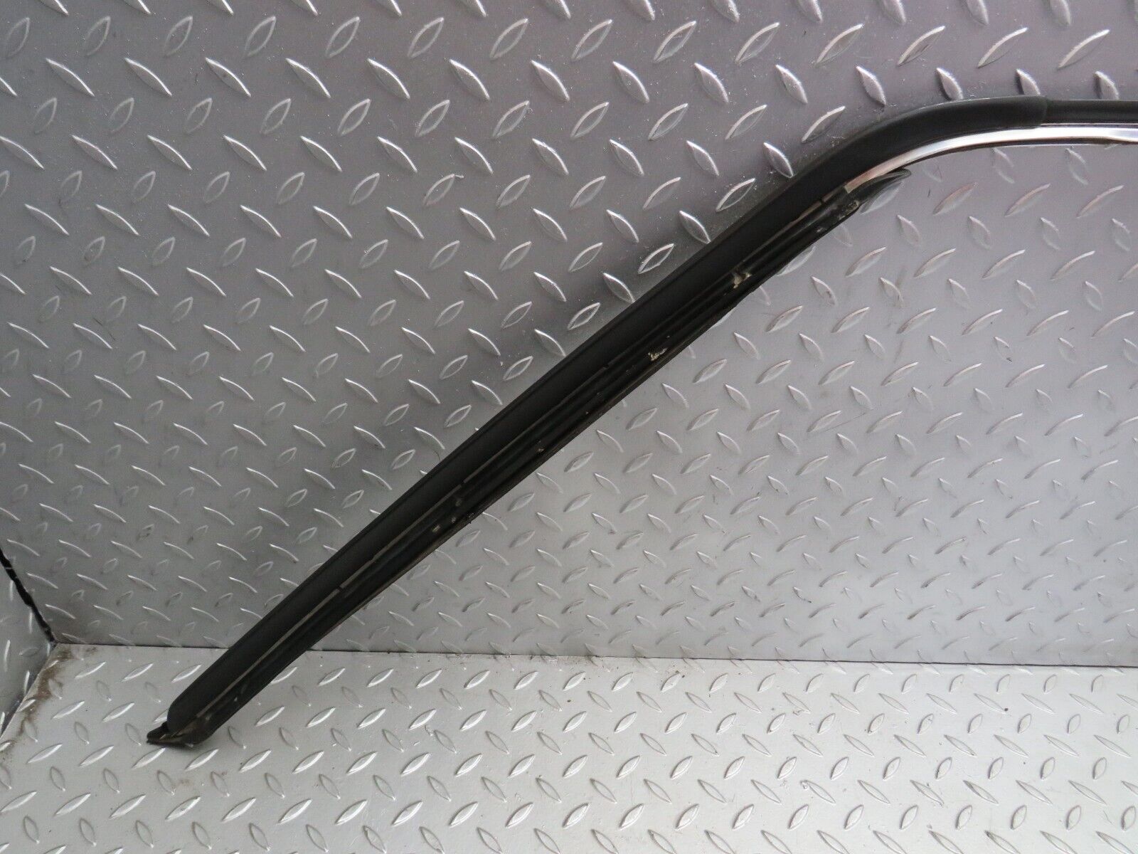 32219 Mercedes-Benz W123 230E Roof Chrome Right Moulding Trim