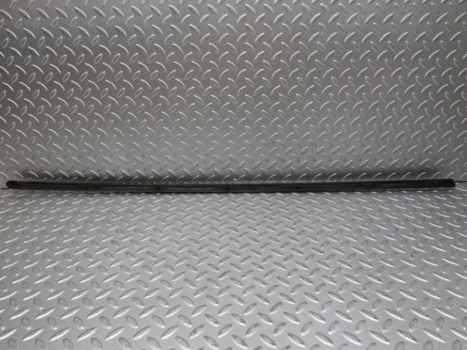 27960 Mercedes-Benz W123 280E Front Left Fender Wing Centre Moulding Trim