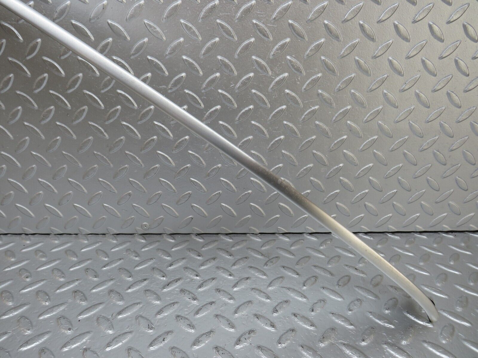 34457 Mercedes-Benz C126 380SEC Coupe Roof Chrome Trim Left Side