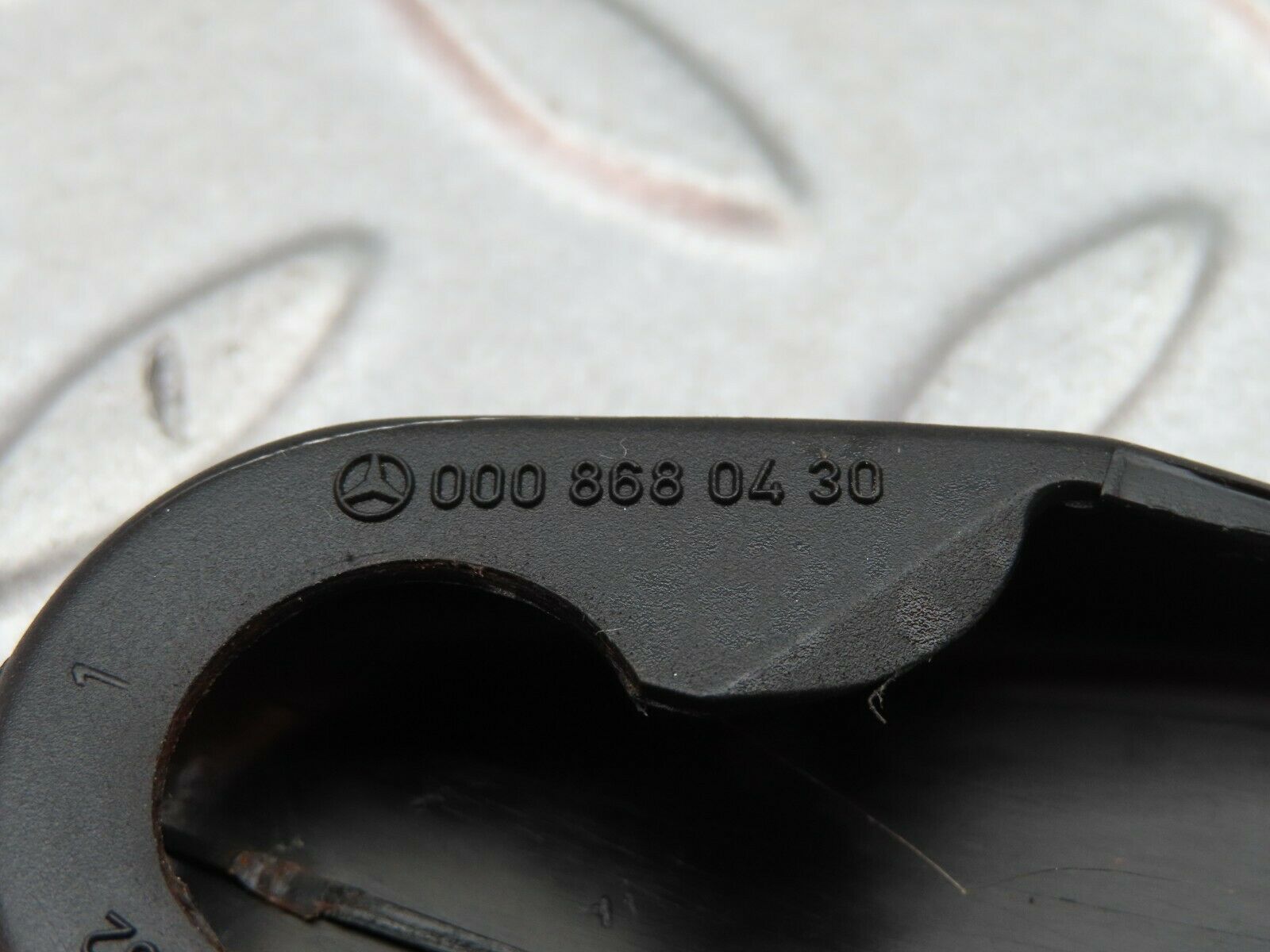 5737 Mercedes-Benz W123 200 Seat Belt Plastic Cap 0008680430