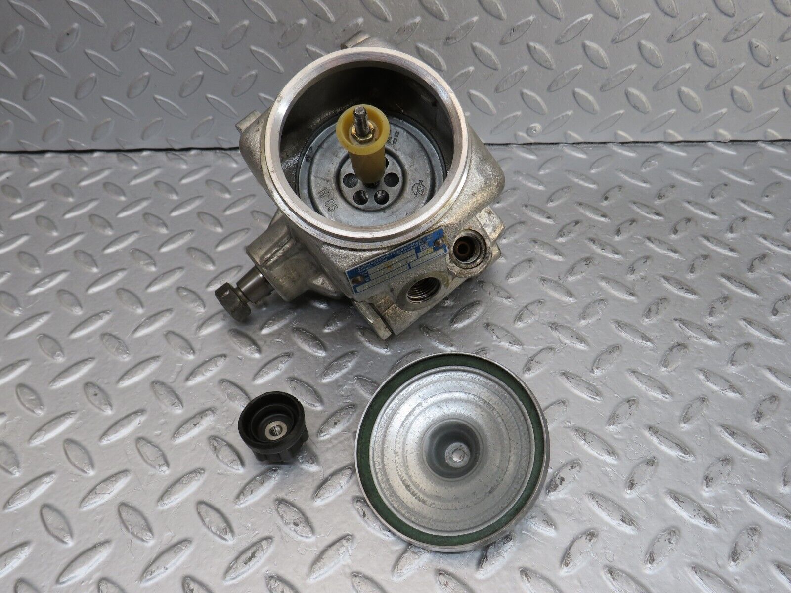 36270 Mercedes-Benz W126 420SE Power Steering Pump 1264601480 7672900446