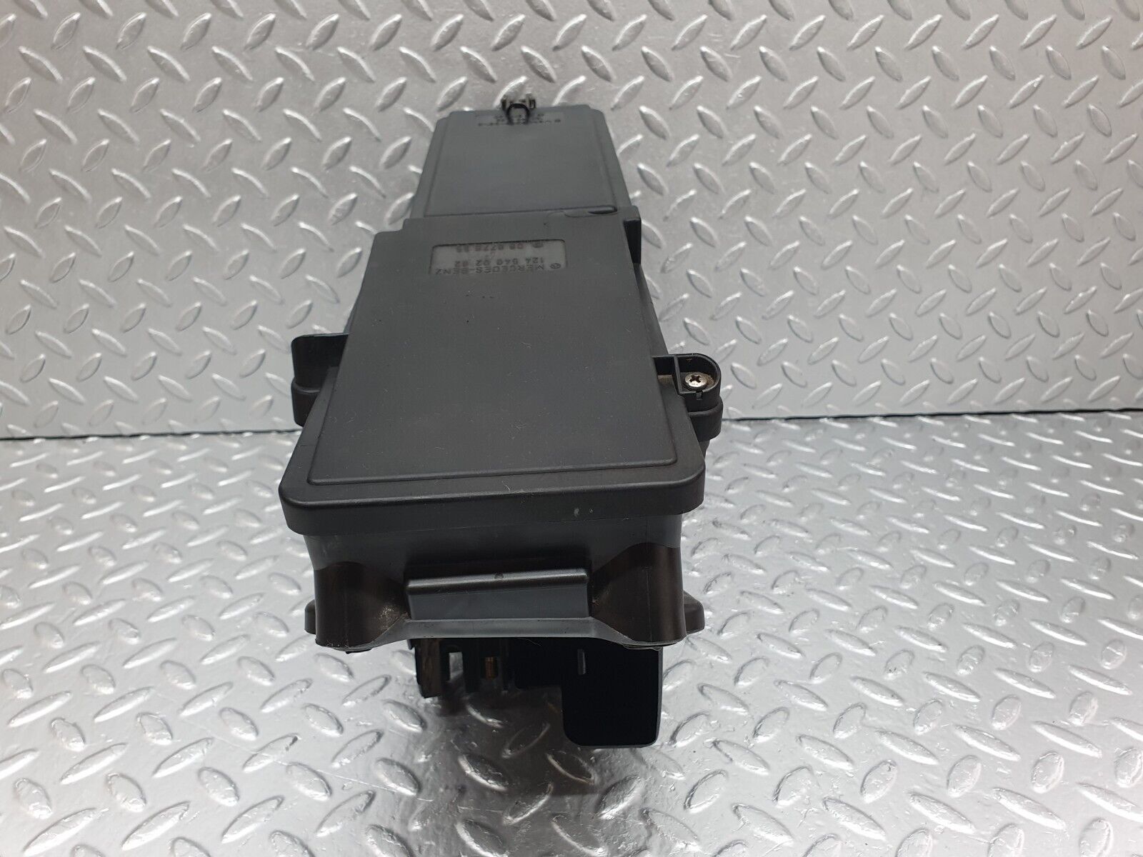 41580 Mercedes-Benz W124 200E Fuse Box 1245401150 1245400182 1245400282