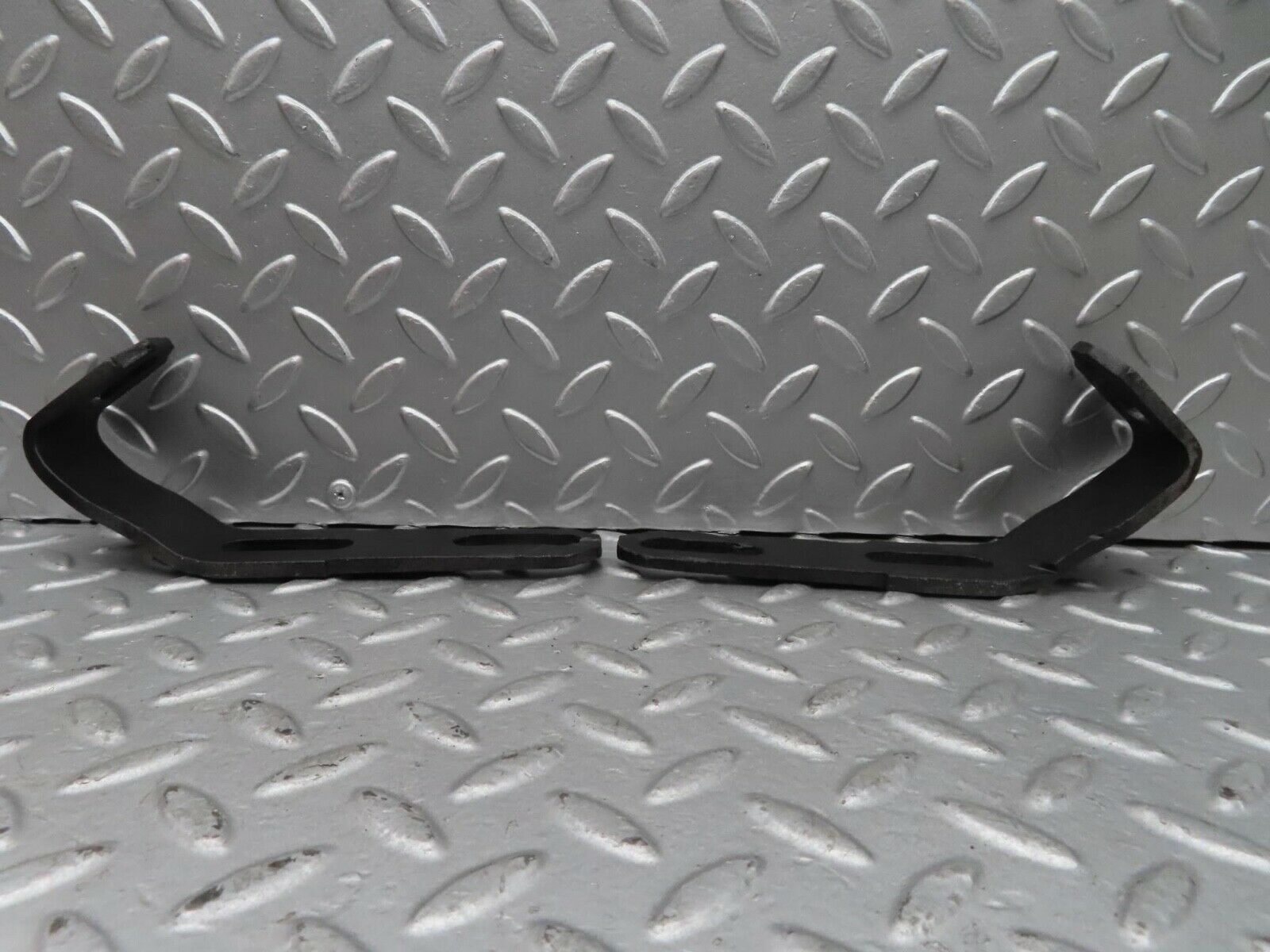 14508 Mercedes-Benz W116 350SE Front Bumper Bracket Holder