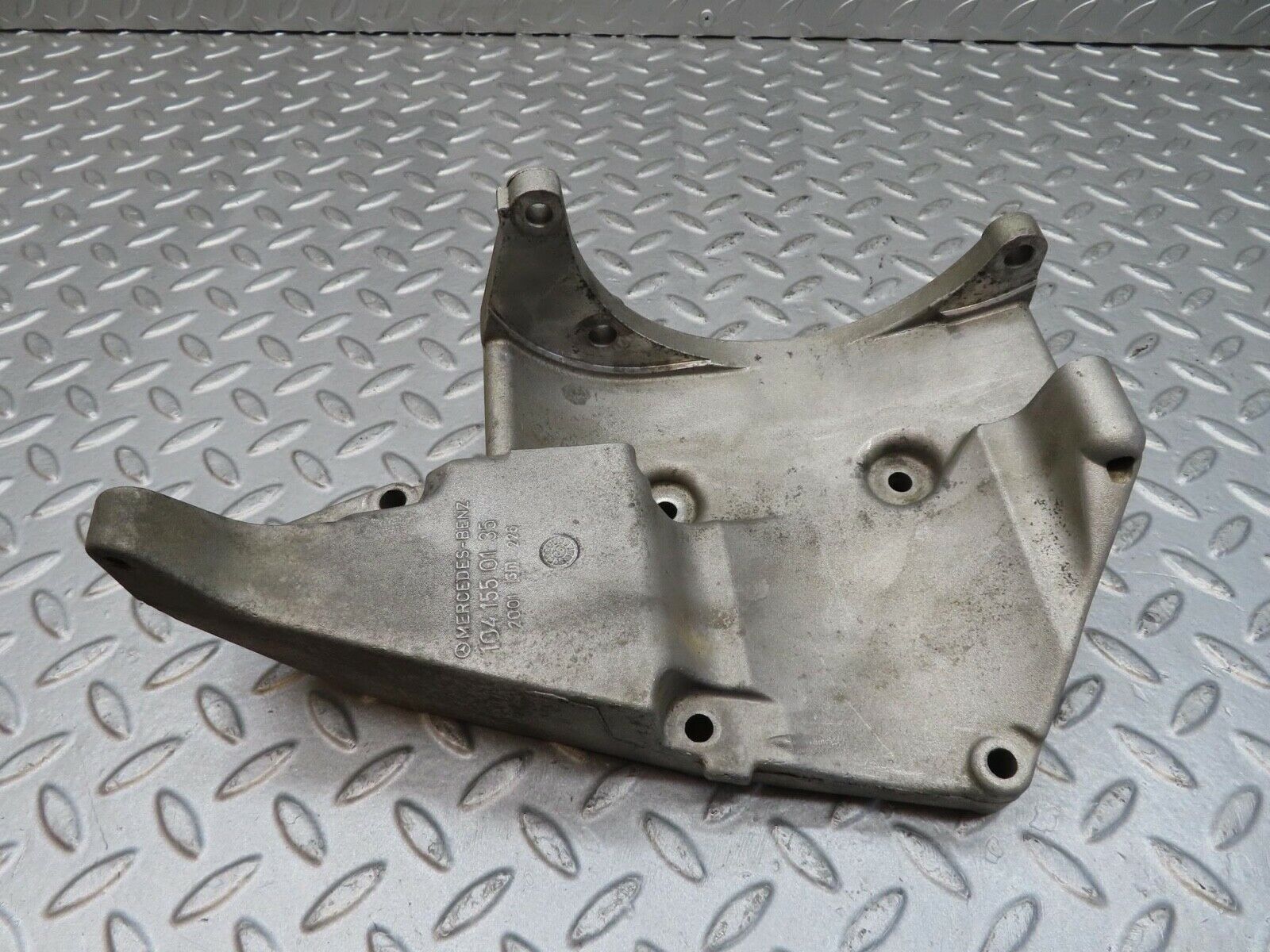 12207 Mercedes-Benz R129 300SL Coupe Alternator Generator Bracket 1041550135