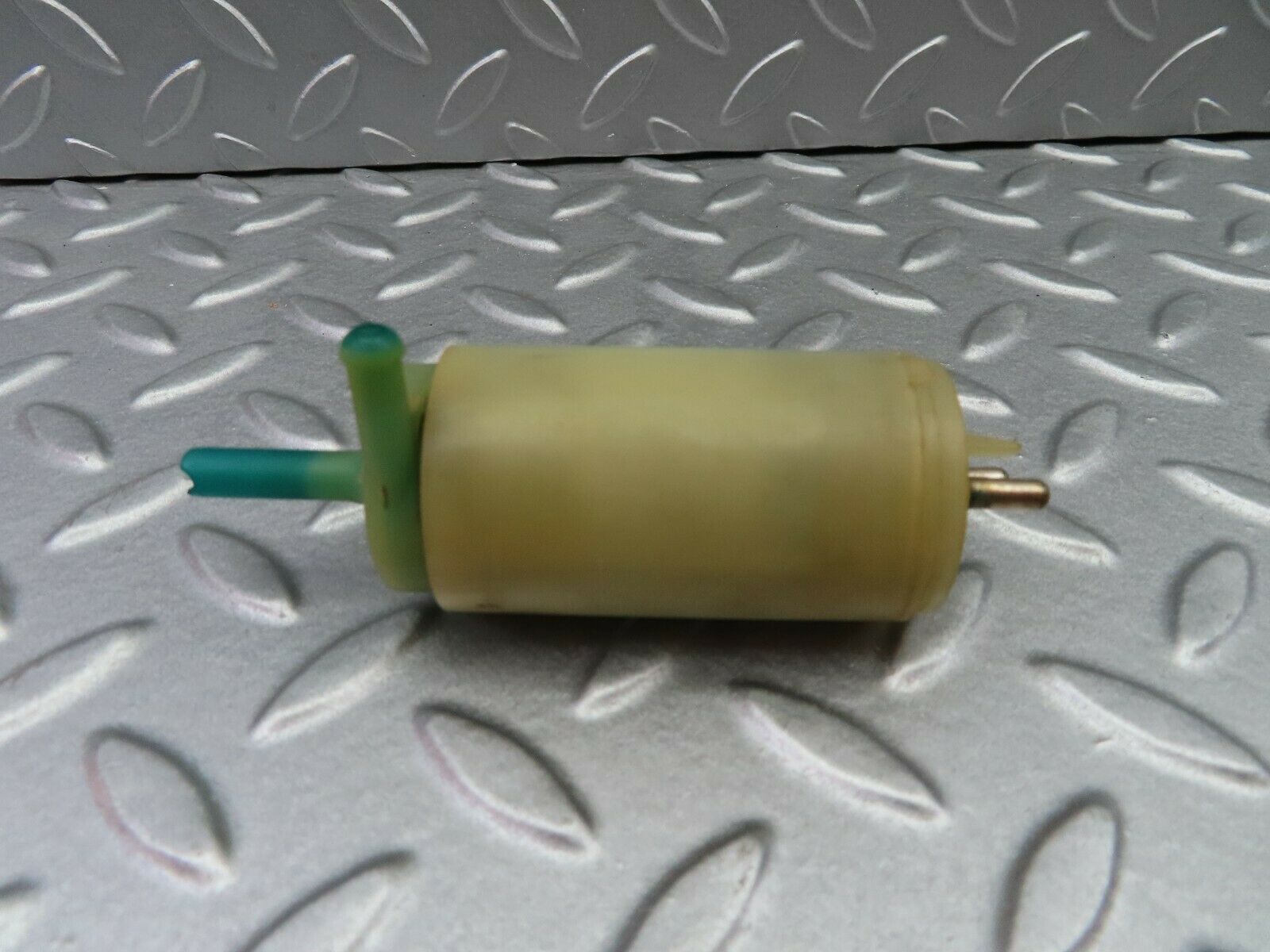 5779 Mercedes-Benz W123 200 Windscreen Washer Pump