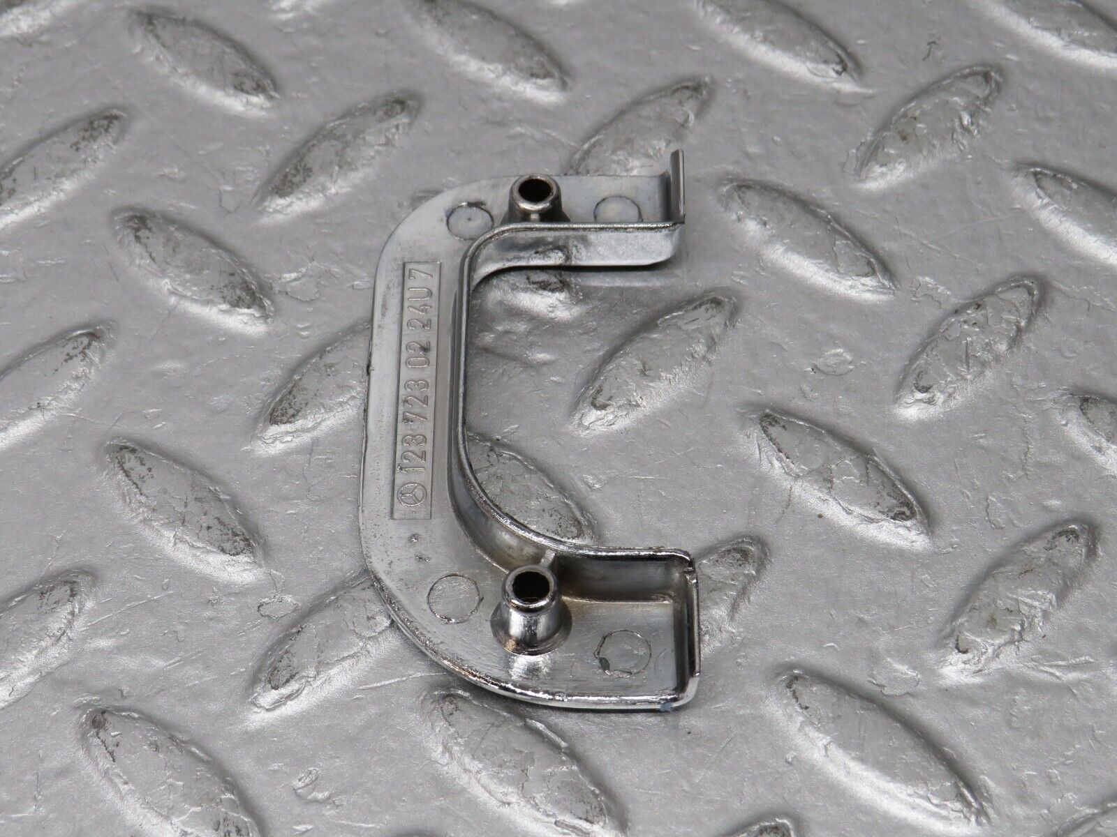 36094 Mercedes-Benz W126 420SE Interior Chrome Door Latch Right 1237230224