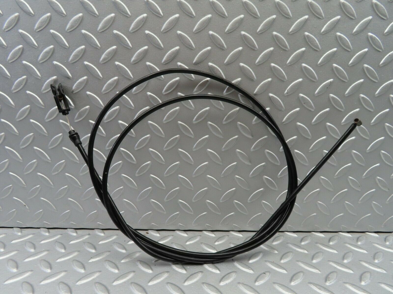 6718 Mercedes-Benz S124 E220 Wagon Bonnet Release Cable