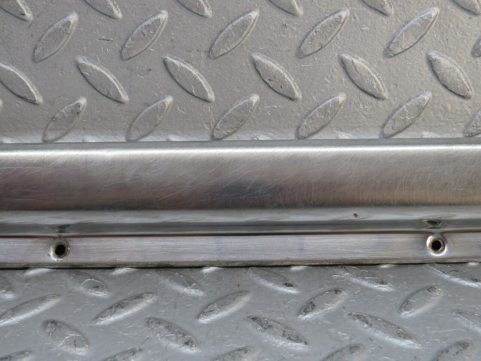 37390 Mercedes-Benz W109 300SEL Front Right Door Sill Chrome