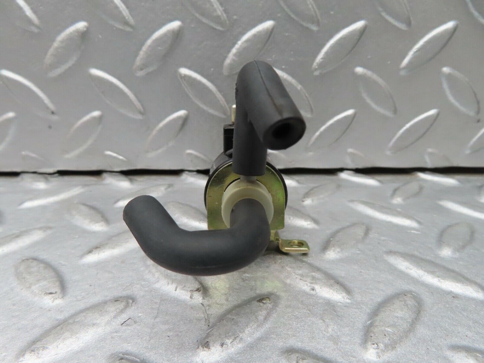 17241 Mercedes-Benz R129 300SL Coupe Vacuum Valve Solenoid 1170780981