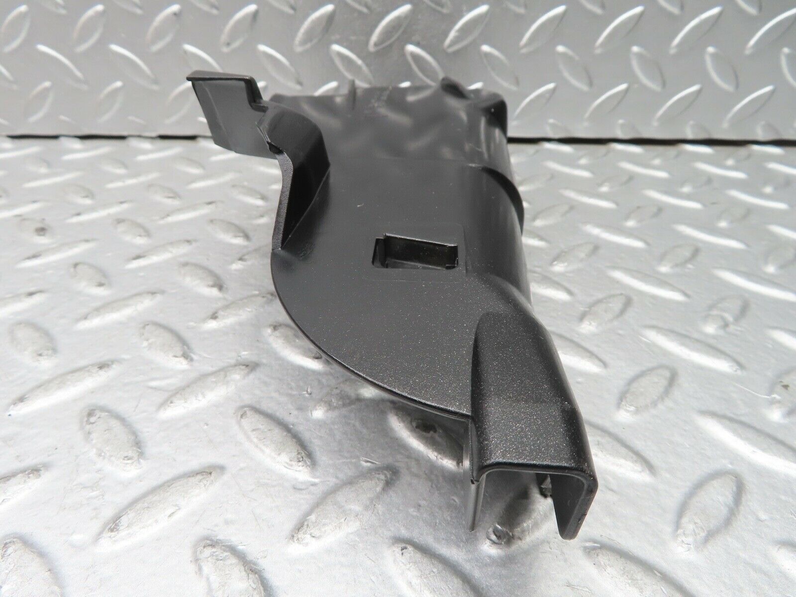 21627 Mercedes-Benz W126 300SE Front Left Door Lock Inner Cover 1267230308