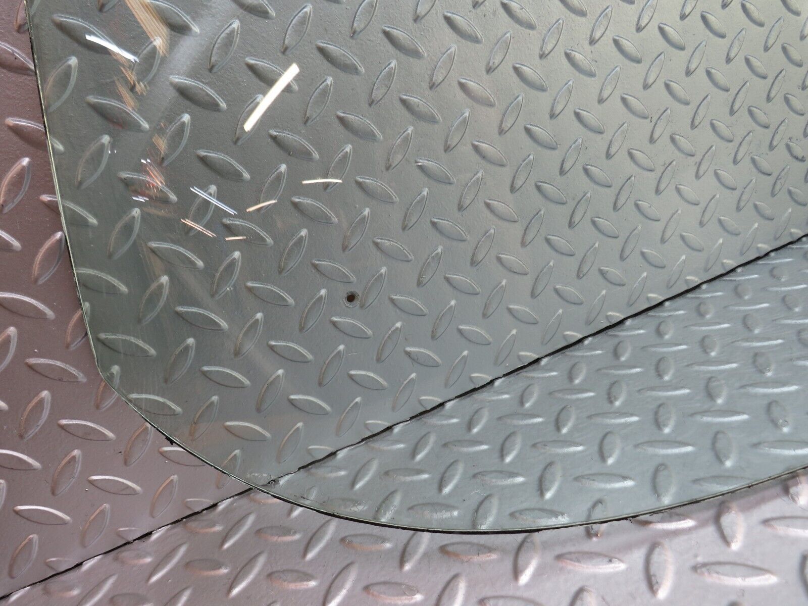 37519 Mercedes-Benz W109 300SEL Front Windscreen