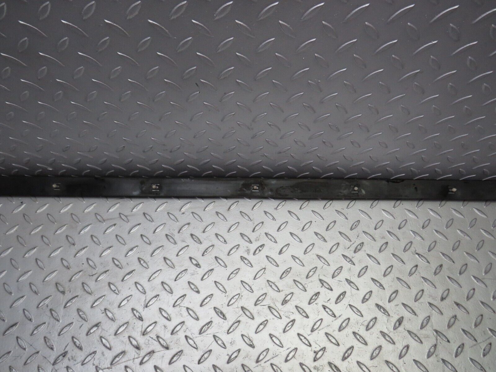 26345 Mercedes-Benz W116 450SE Left Skirt Chrome