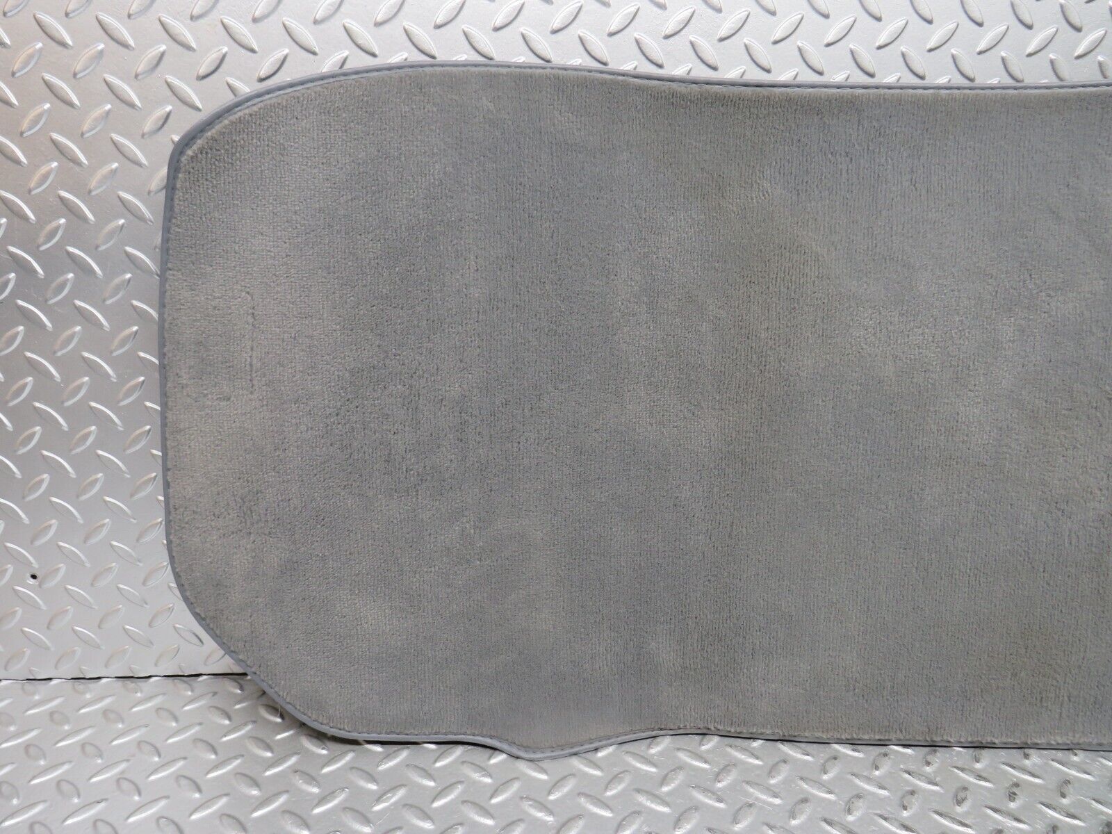 30315 Mercedes-Benz W124 230E Front Left Floor Carpet Grey