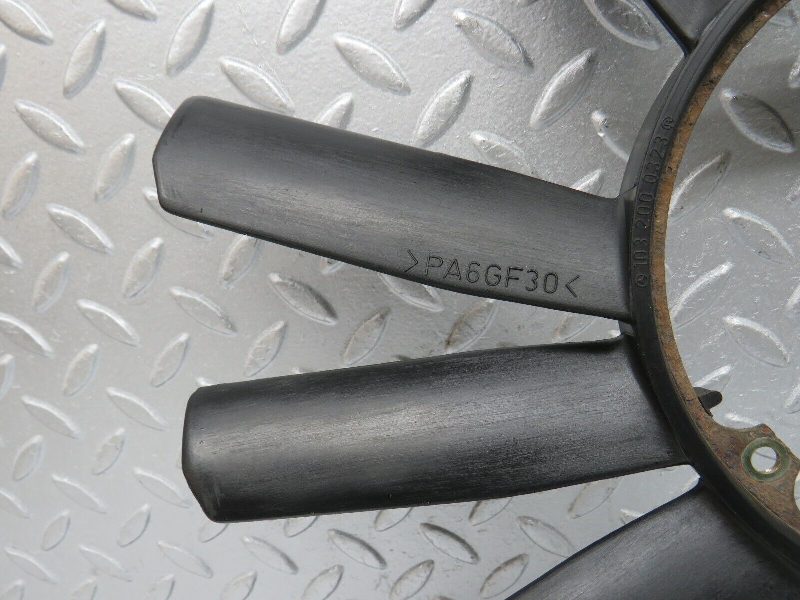 38760 Mercedes-Benz W201 190E 2.6L Engine Cooling Fan 1032000323